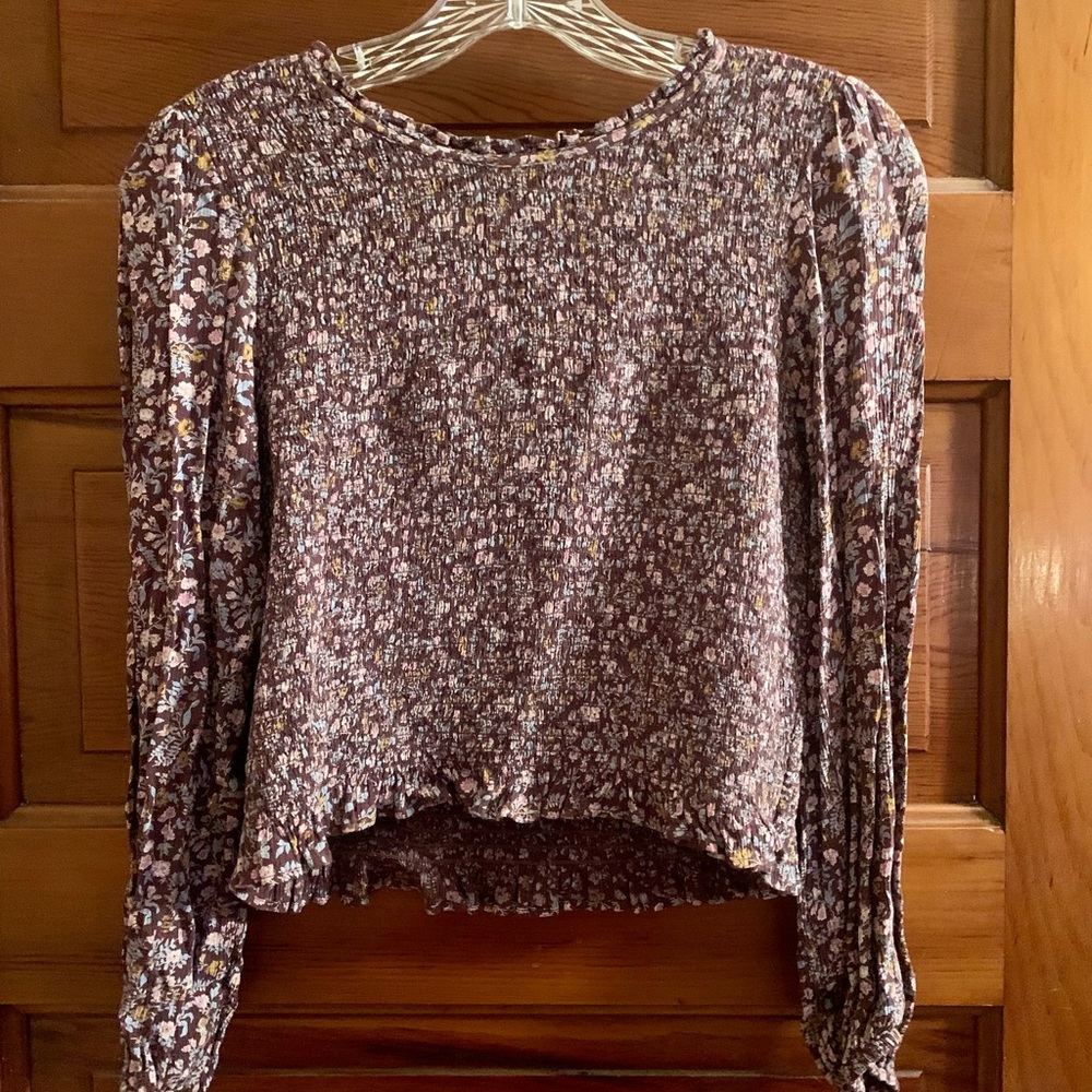 American Eagle floral top
